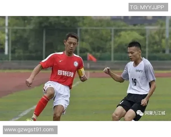 南京足球队团队协作能力显著提升荣登全国足球团队协作排名新高